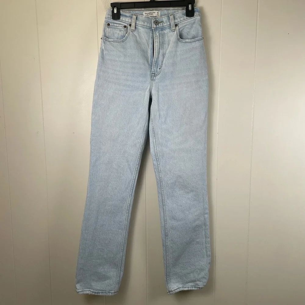 Abercrombie Fitch Straight Ultra High Rise 26
